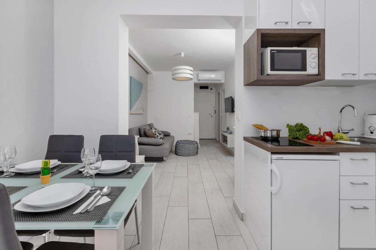Apartments Villa Joy Podgora Esterno foto