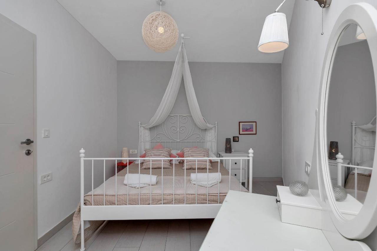 Apartments Villa Joy Podgora Esterno foto