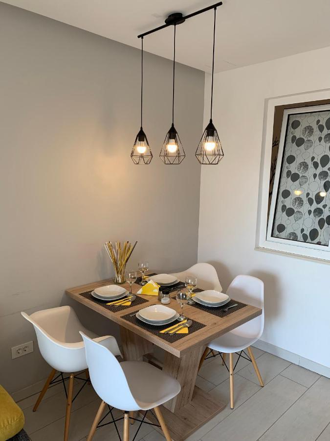 Apartments Villa Joy Podgora Esterno foto
